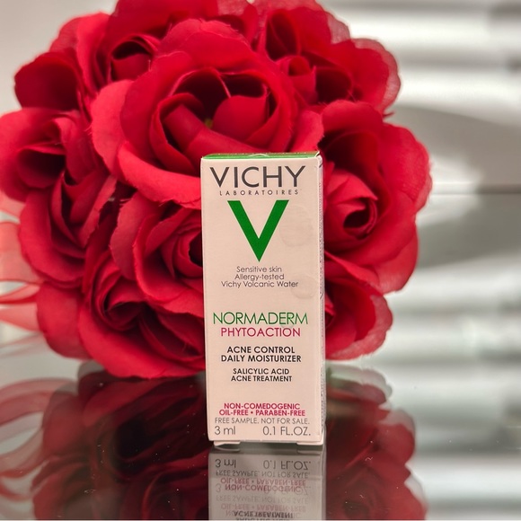 Vichy Normaderm Phytoaction Acne Control Daily Moisturizer - Picture 2 of 3